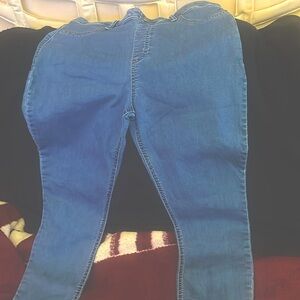 Women straight leg jeans, with spandax, large.